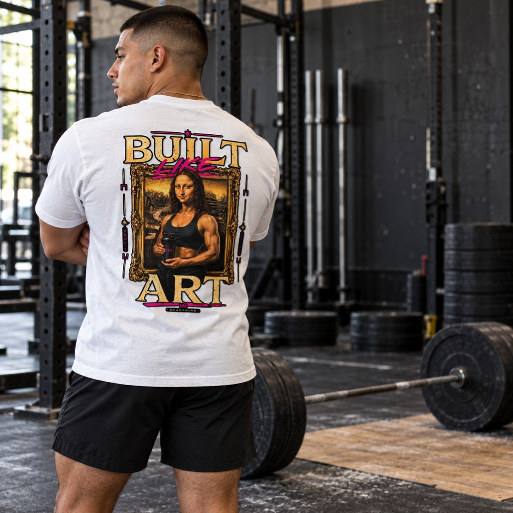 Built Like Art – Heavy Shirt in Weiß, am Model, Rückansicht | Heavy Mind