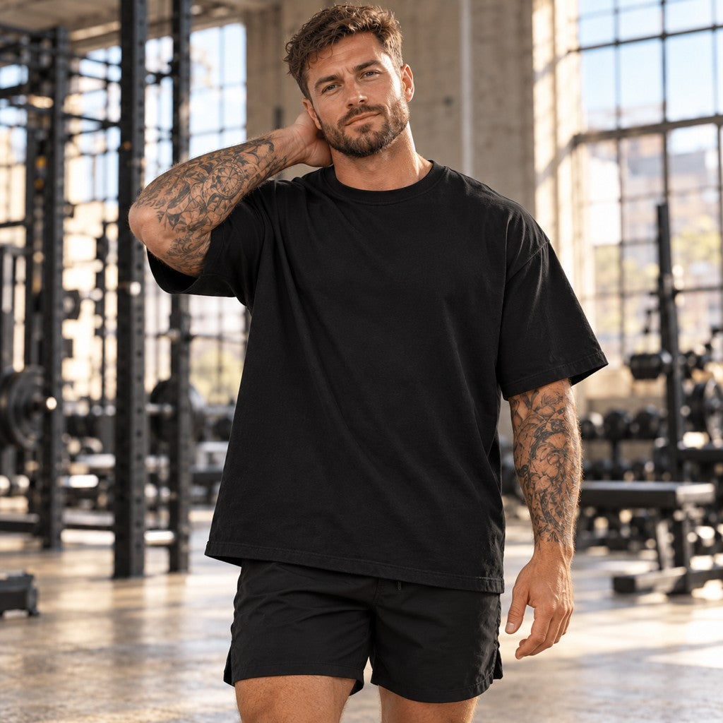 Cleaning Up Your PRs – Oversized Tee in Schwarz, am Model, Vorderansicht | Heavy Mind