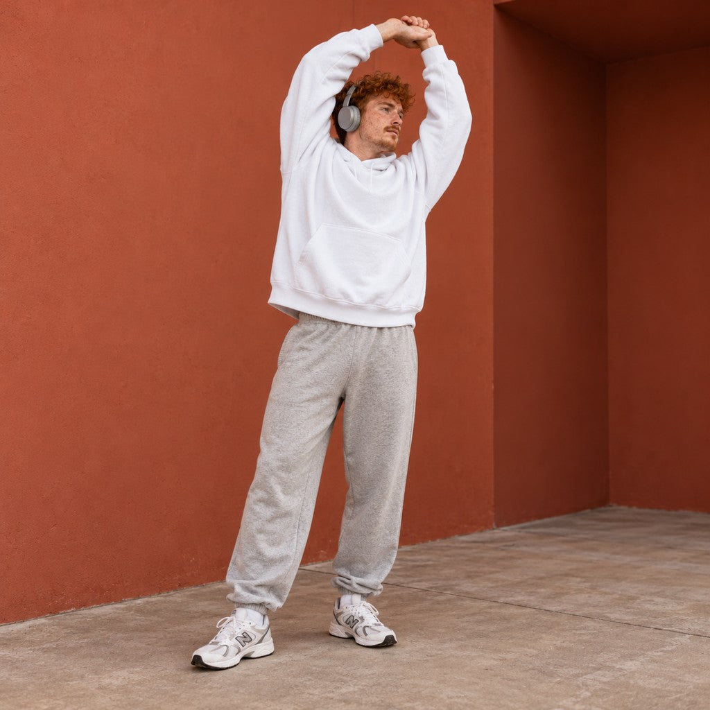 Cut Starts Tomorrow – Heavy Oversized Hoodie in Weiß, am Model, Vorderansicht | Heavy Mind