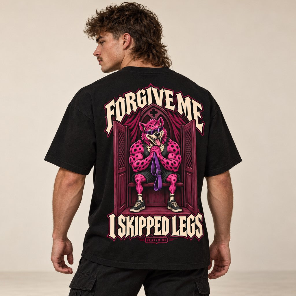 Forgive Me, I Skipped Legs – Oversized Tee in Schwarz, am Model, Rückansicht | Heavy Mind