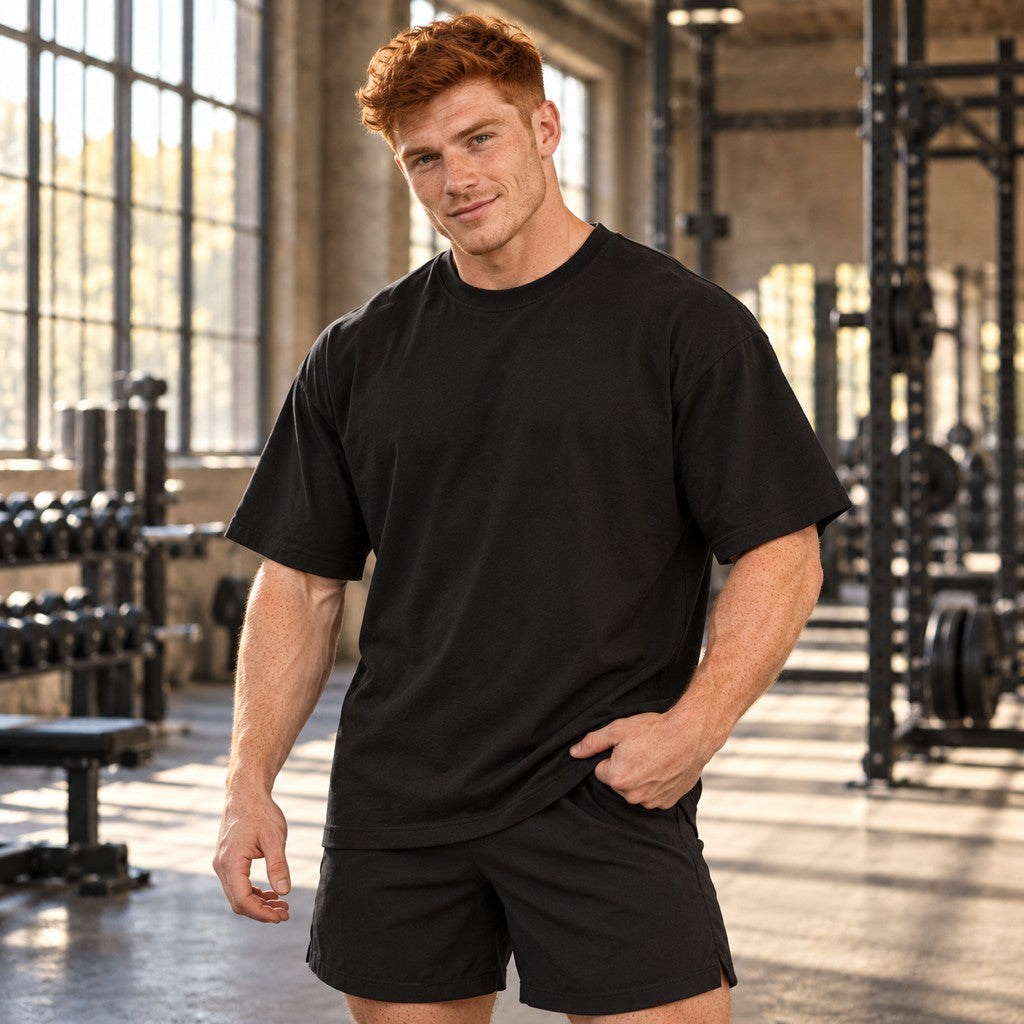 Heavy Heart, Heavier Mind – Oversized Tee in Schwarz, am Model, Vorderansicht | Heavy Mind