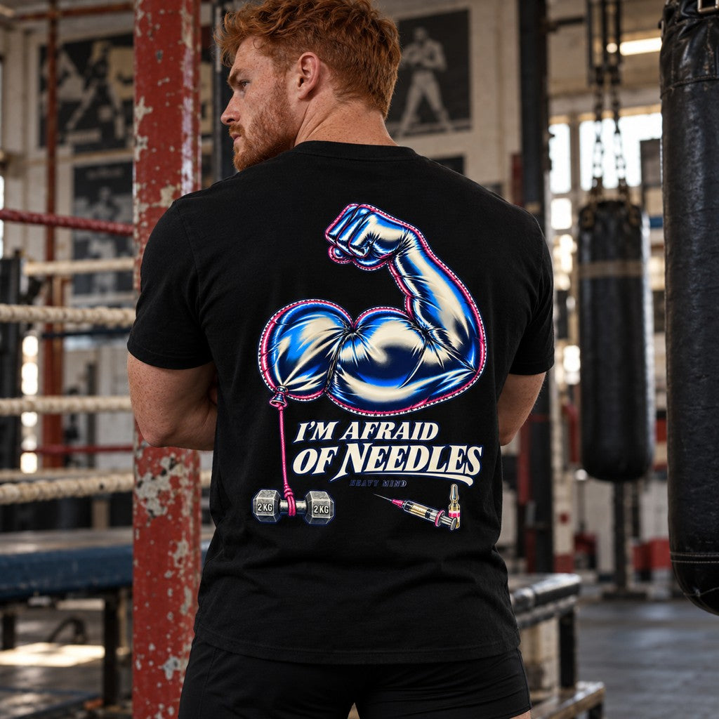 I'm Afraid of Needles – Heavy Shirt in Schwarz, am Model, Rückansicht | Heavy Mind
