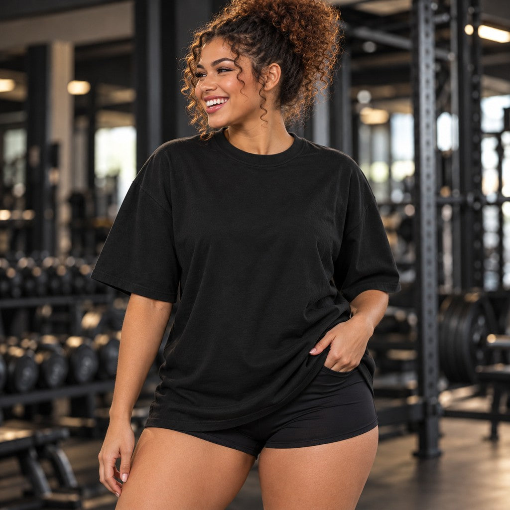 Love at First Set – Oversized Tee in Schwarz, am Model, Vorderansicht | Heavy Mind