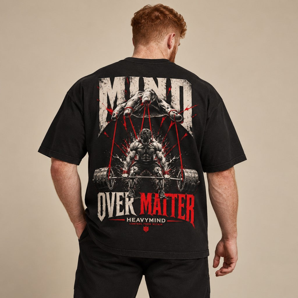 Mind Over Matter – Oversized Tee in Schwarz, am Model, Rückansicht | Heavy Mind