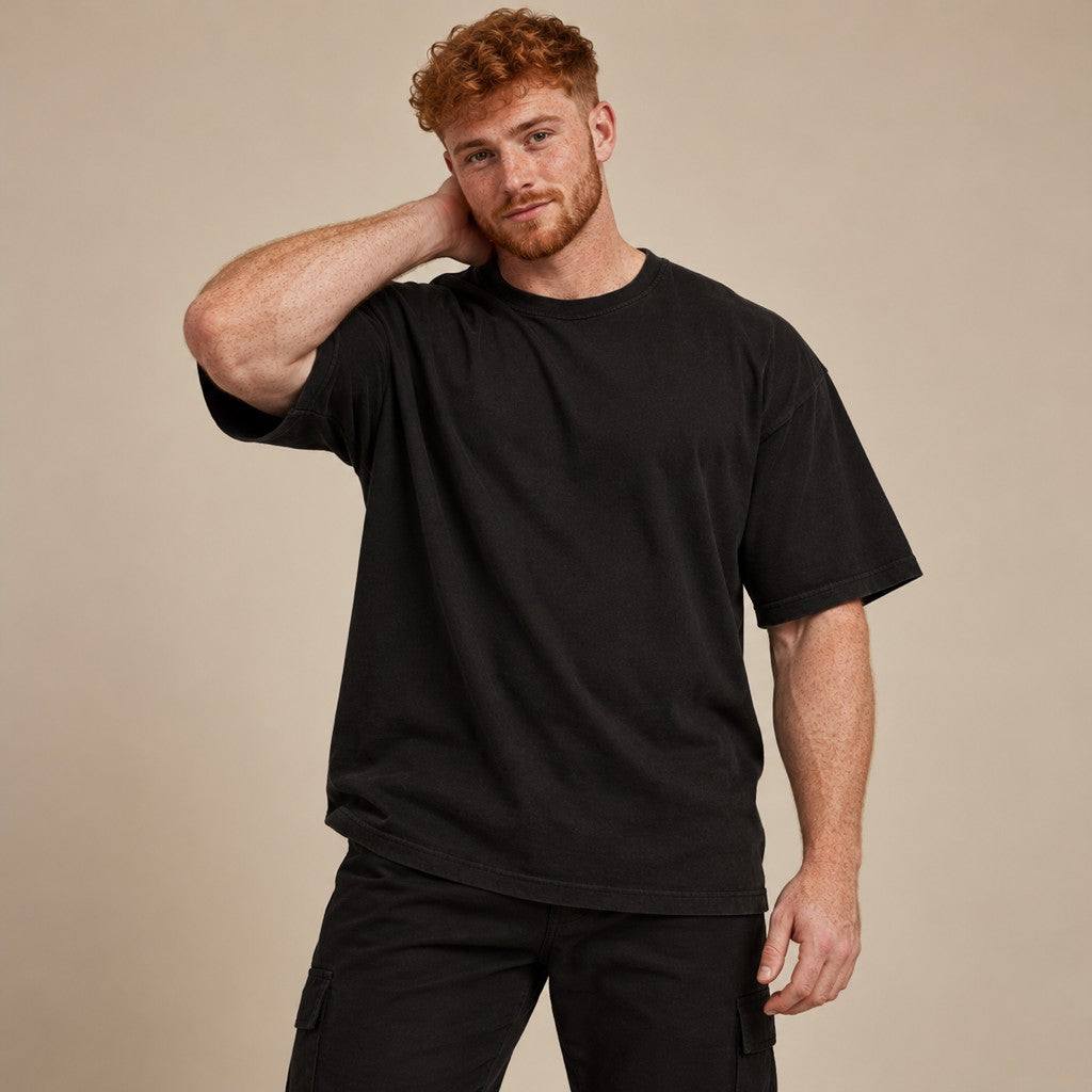 Mind Over Matter – Oversized Tee in Schwarz, am Model, Vorderansicht | Heavy Mind