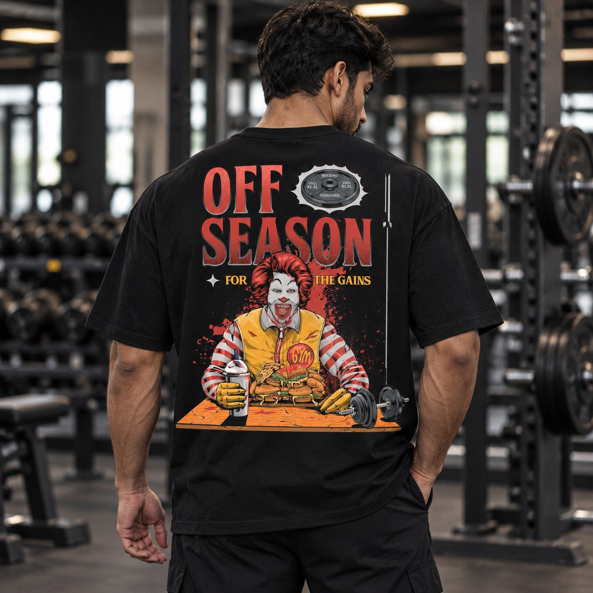 Off Season – Oversized Tee in Schwarz, am Model, Rückansicht | Heavy Mind