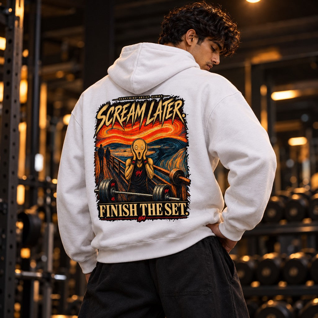 Scream Later, Finish the Set – Heavy Oversized Hoodie in Weiß, am Model, Rückansicht | Heavy Mind